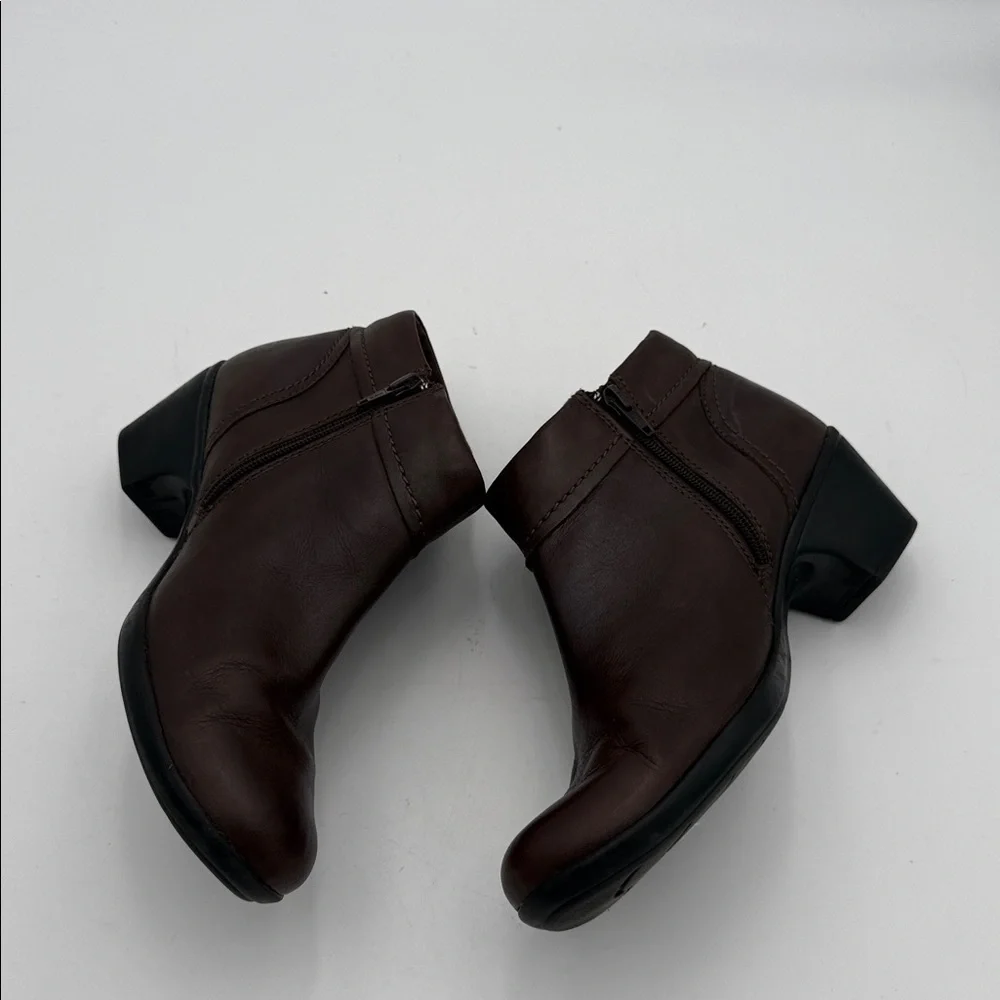Clarks Elegant Brown Ankle Boots women 9M casual office retro comfort Y2K